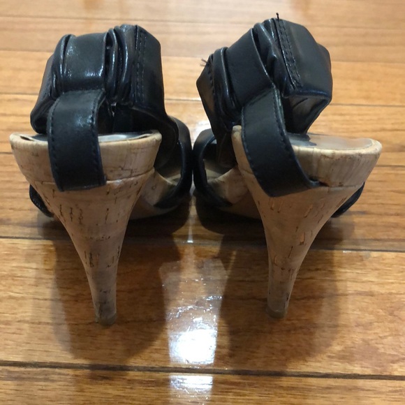 Michael Kors 7.5 cork heels, black leather - Picture 3 of 3